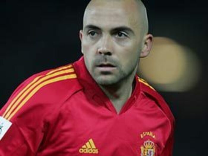 赤く染まりきれないスペイン代表。＜Number Web＞ photograph by Tomohiko Suzui