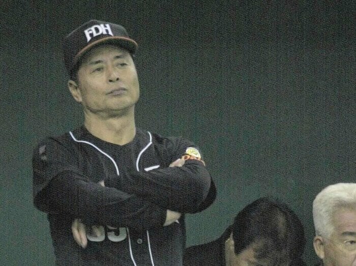 「王さんのあんな行動…初めて見ました」痛恨の4連敗で城島健司と小久保裕紀が目を疑った“信じられないシーン”「よっぽど悔しかったんだ、と」＜Number Web＞ photograph by JIJI PRESS