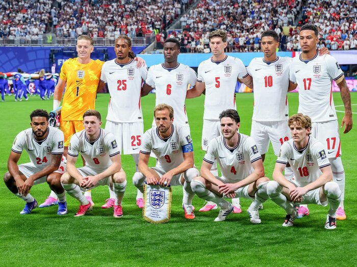 「彼は本当にワールドクラス」“サッカーの母国”でレジェンドたちが評価したW杯「日本代表選手」は誰だった？「彼のプレッシング能力は特別だ」＜Number Web＞ photograph by Kaoru Watabe / JMPA 
