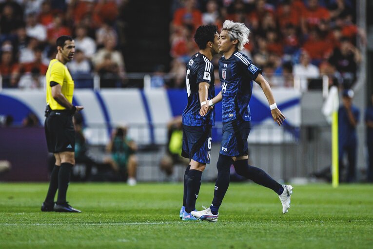 63分、伊東純也が投入された瞬間。埼玉スタジアム2002は大歓声に包まれた（2枚目／全3枚）©Kiichi Matsumoto