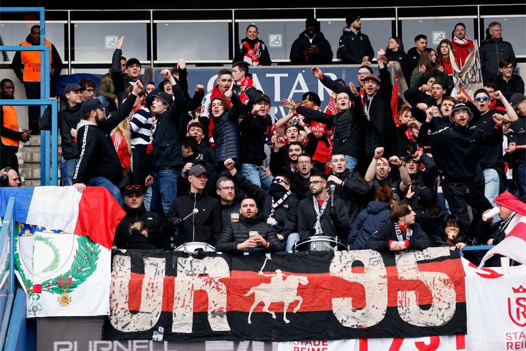 少ないながらも熱量あふれるランスサポ　©Daisuke Nakashima