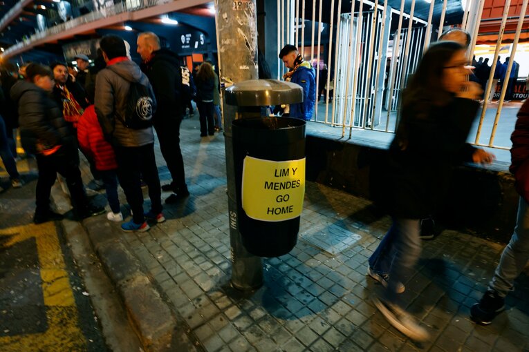 〈久保建英ソシエダ月間MVP〉敵地で憎まれるのは名が知れた証拠だが…「クボへの徹底マーク」と“1枚も撮れなかったシーン”とは(6)