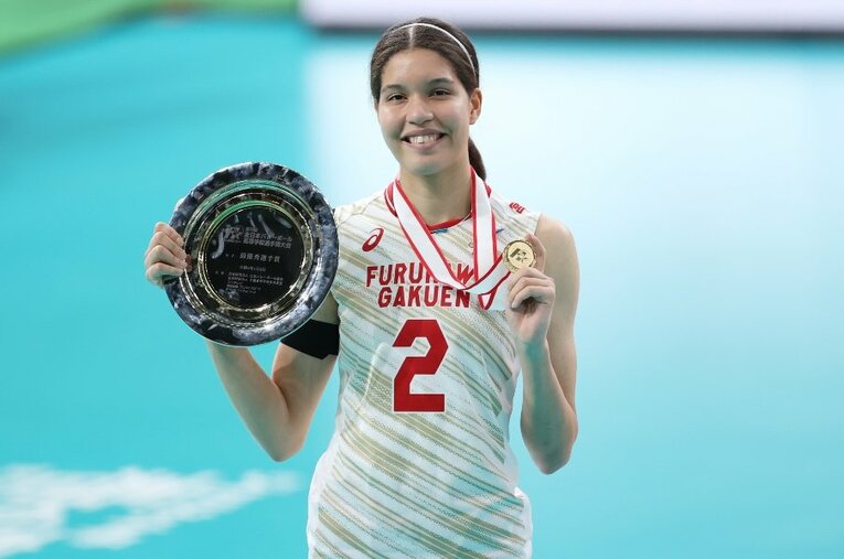 春高バレーの優勝に貢献し、大会MVPにも選出された宮城・古川学園のタピア・アロンドラ（3年）。卒業後は日本の大学に進学する ／ photograph by Naoki Morita/AFLO SPORT