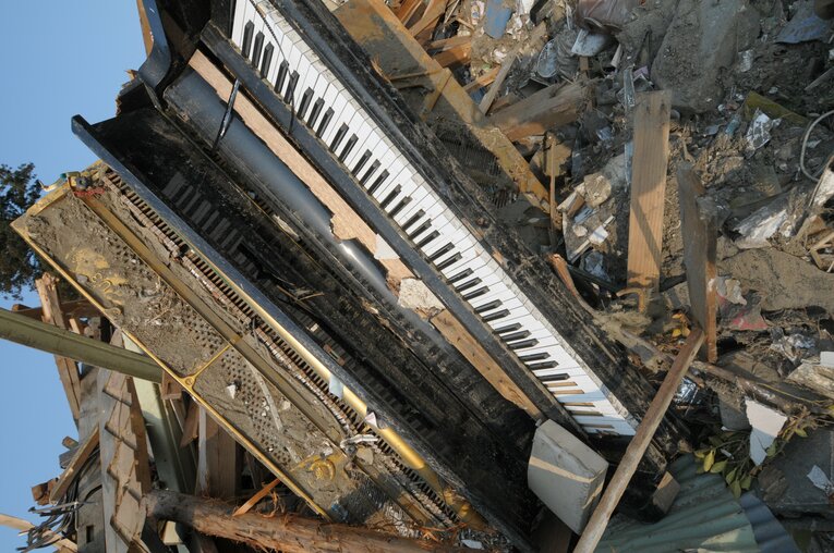 写真で振り返る3.11　©BUNGEISHUNJU