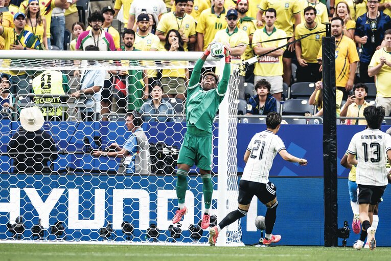 テレビに映らなかったブラジル戦真相…写真は右に続きます　©Kiichi Matsumoto/JMPA