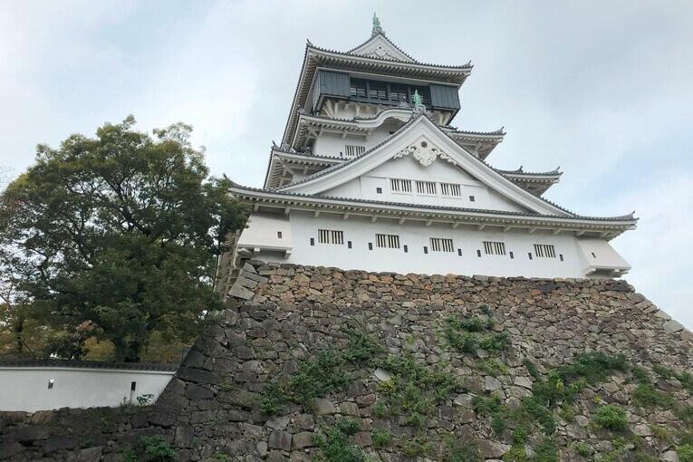 初めてプロレスの会場となった小倉城　©Essei Hara