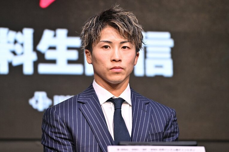 3月6日、スティーブン・フルトン戦の記者会見に臨んだ井上尚弥。いつになく引き締まった表情は、この試合の“重み”を感じさせるものだった ／ photograph by Hiroaki Yamaguchi
