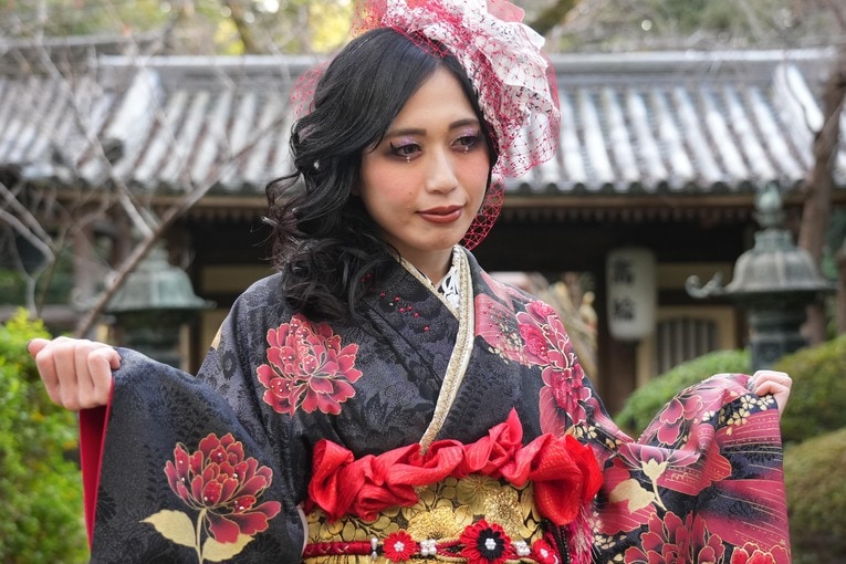 プロレス大賞MVP・上谷沙弥の振袖撮りおろしフォト　©Essei Hara