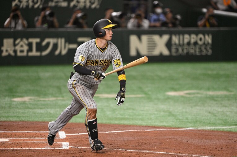 近本は「左投左打」の代表格だ　©Nanae Suzuki