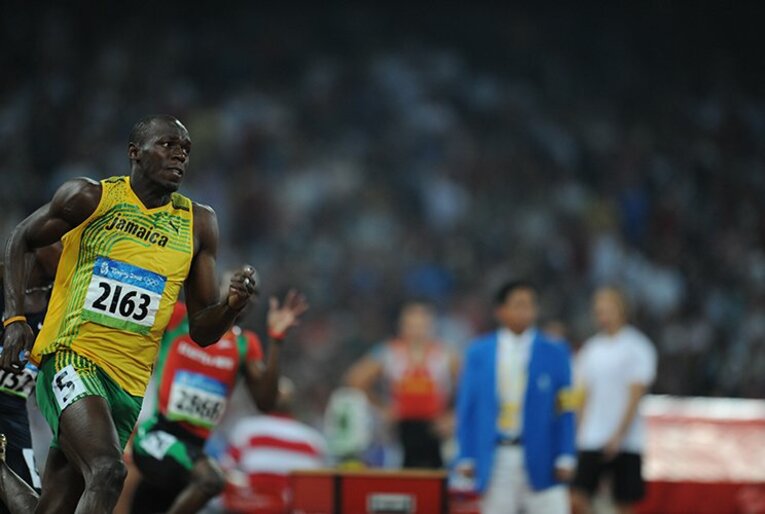 ウサイン・ボルト、世紀のよそ見。北京五輪決勝レース秘蔵の連続写真。(7)