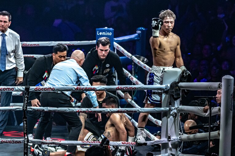 井上尚弥vs.マーロン・タパレス。10ラウンドのKOシーン（9枚目／全9枚）©Takuya Sugiyama