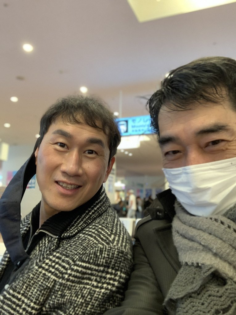 ユ・サンチョルさん（左）と高橋建登さん　（C）Kento Takahashi