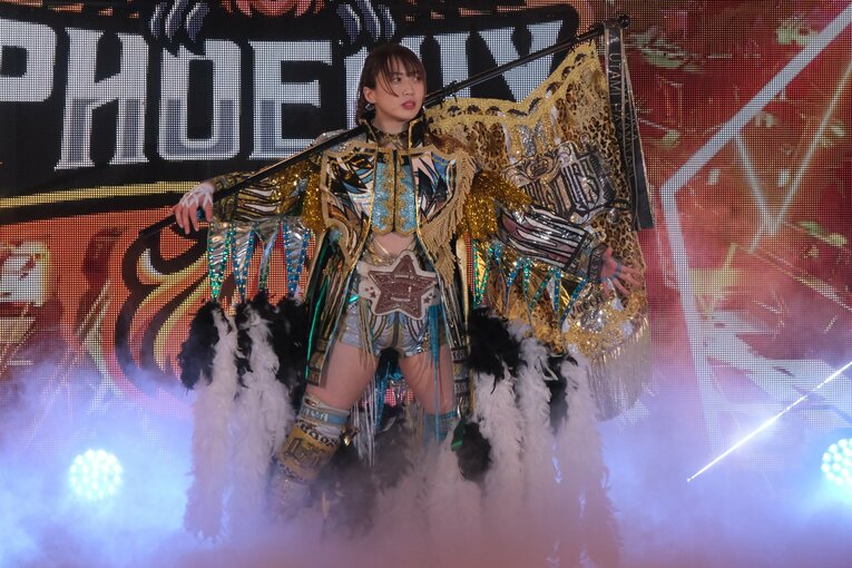 12.29両国大会の梅咲遥戦で入場する上谷