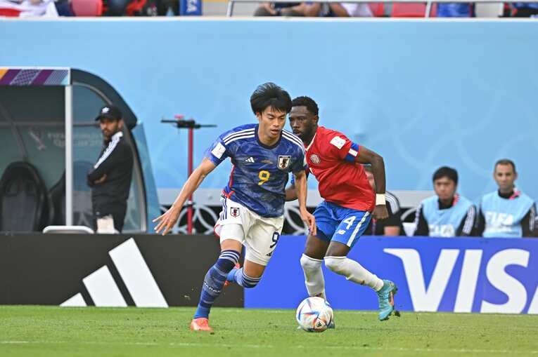 途中出場した三笘は何度か局面を切り開いたが、チームはそれを活かせなかった　©Takuya Kaneko/JMPA