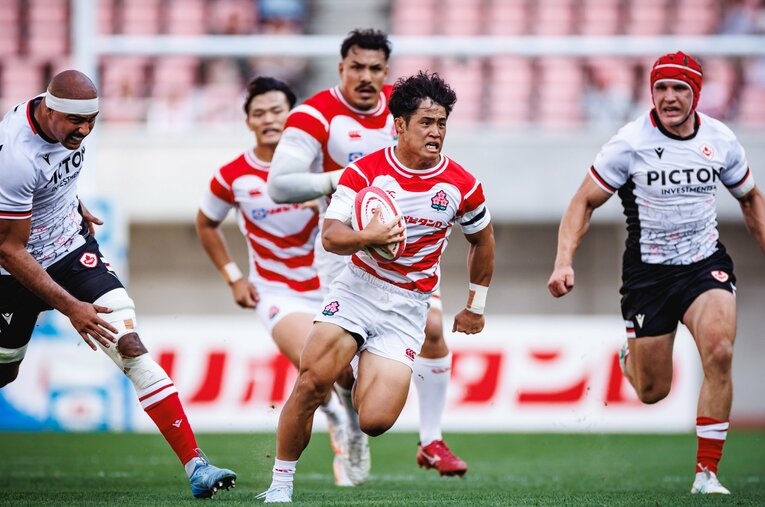 ジョーンズHCが高く評価する明大4年生の伊藤龍之介（中央）　©Kiichi Matsumoto