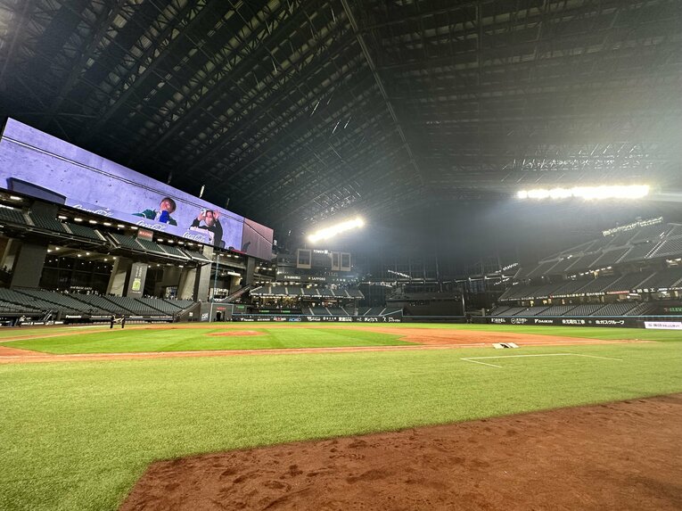 「こんなことがあってはいけない。私がスワローズの攻撃を見逃すなんて…」東京から北海道の日本ハム新球場に行ってみた私の“本音評価”(13)