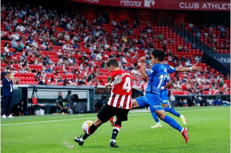 久保建英を間近で撮って気づいた《試合前ルーティンとファールを受けた後のクセ》 韓国の至宝イ・ガンインとの共存はどうなる？(29)