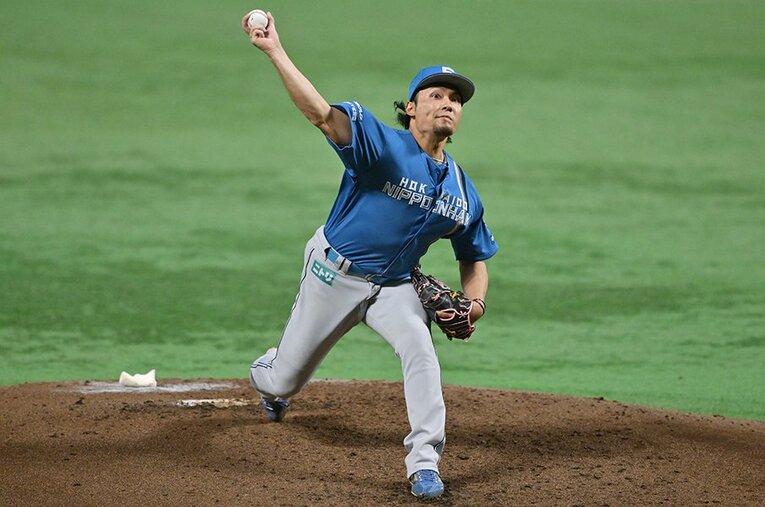 日本ハムの伊藤大海が2025年の沢村賞に輝いた ／ photograph by Hideki Sugiyama