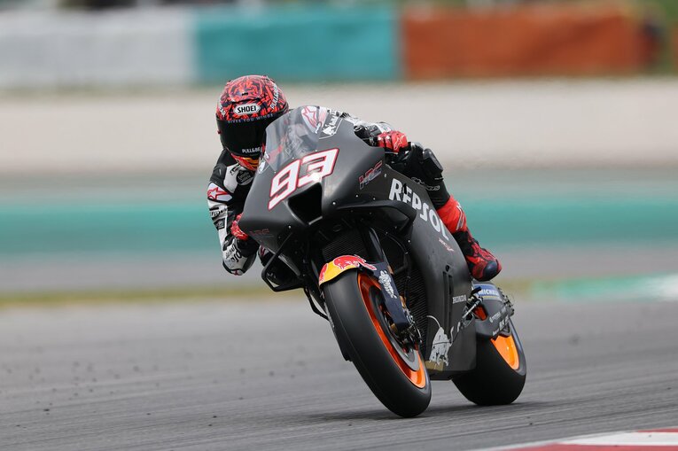 photograph by Satoshi Endo