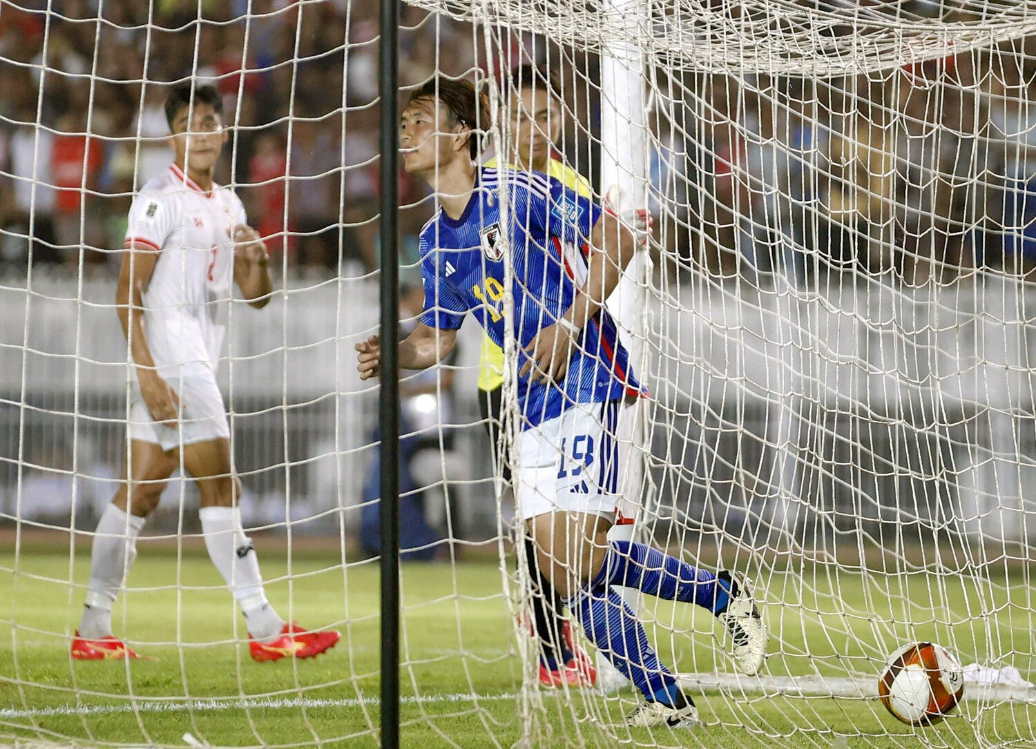 スタメン起用に応えた小川航基　©︎KYODO