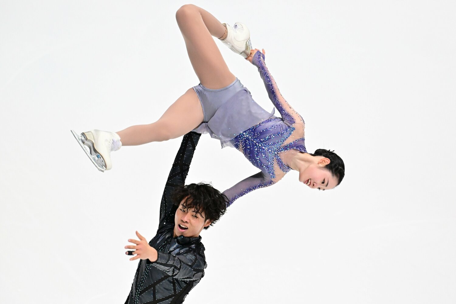 2023年の全日本選手権で演技を行う長岡＆森口組　©Getty Images