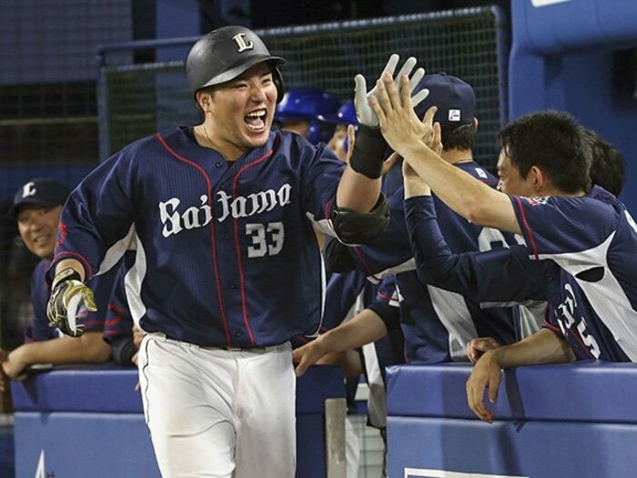 西武・山川穂高のホームランと愛嬌。「僕の場合、それだけでスタンド」＜Number Web＞ photograph by Kyodo News