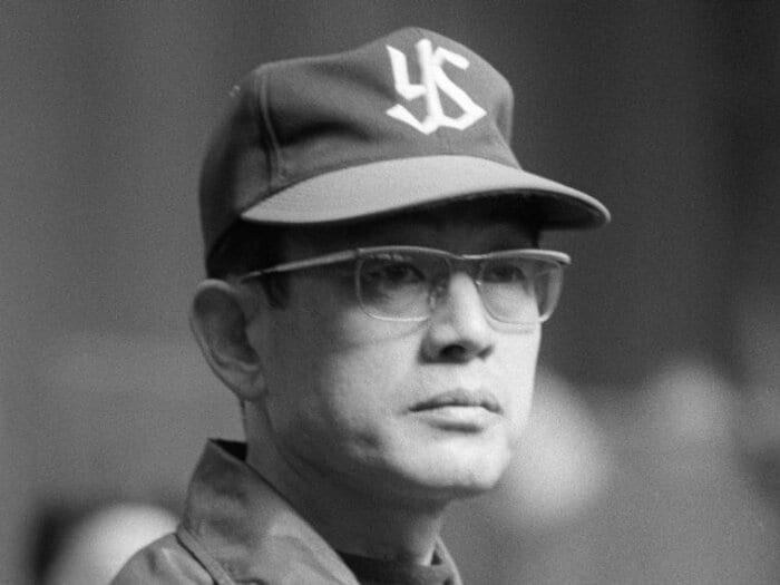 広岡達朗が激怒「ジャイアンツはここまで落ちぶれてしまったのか？」“巨人との大乱闘”でヤクルトナインが覚醒した日「あんなチームに負けてたまるか」＜Number Web＞ photograph by KYODO