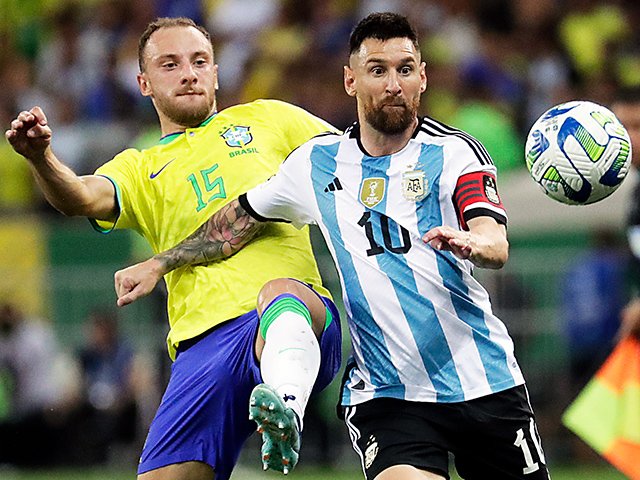 恥辱だ恥辱、恥知らずめ！」ブラジルW杯予選3連敗＋サポ流血など不穏な