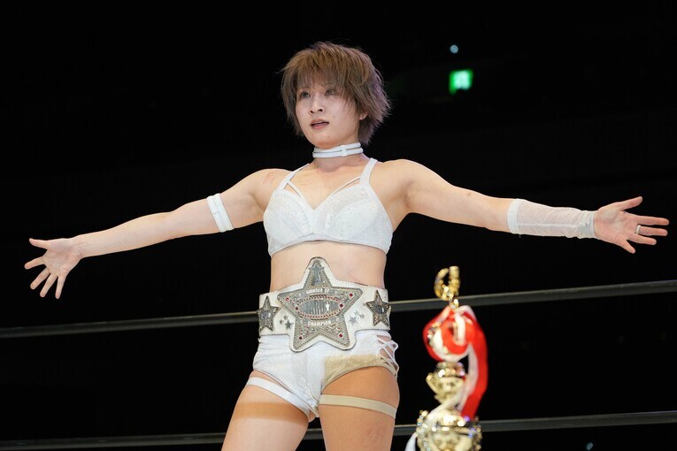 安納サオリvsMIRAI　©Essei Hara