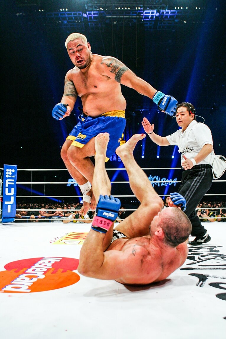 マーク・ハントの「ヒップアタック」（1枚目／全5枚）©Susumu Nagao