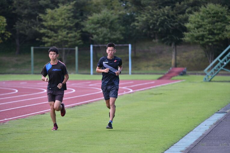 箱根駅伝まで3カ月　「走る量は6割に減ってしまった」早大競走部は“合宿NGの夏”にどんな練習をした？(6) ／ photograph by Satoshi Wada