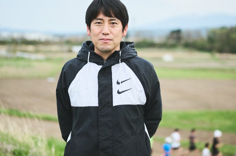 佐久長聖高校の高見澤監督に、高校陸上と厚底シューズの関係について聞いた ／ photograph by Yuki Suenaga