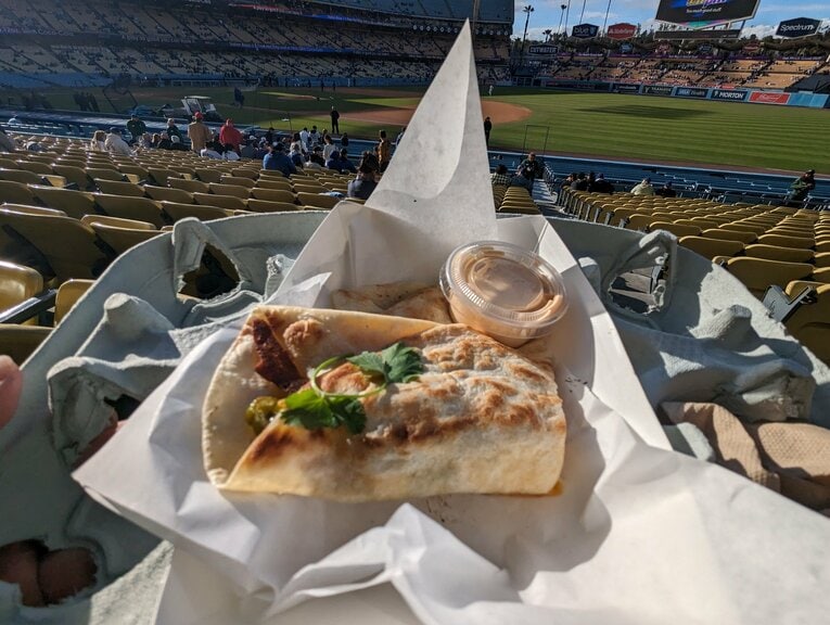 【ドジャース現地観戦写真】なので、追加で買うことに　©Aki