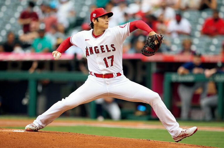 昨季は23試合に先発し、9勝2敗、防御率3.18、奪三振156、与四球44の成績を残した大谷翔平 ／ photograph by Getty Images