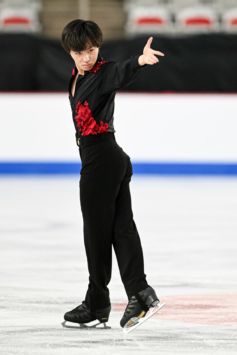 世界ジュニアSPの演技　©AFLO