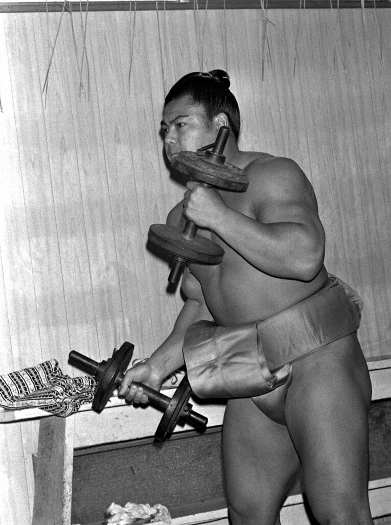 鋼の肉体は日々の鍛錬からつくり上げられた　©JIJI PRESS