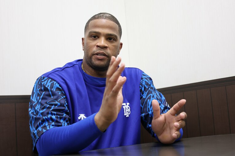 穏やかな物腰のダヤン・ビシエド　©NumberWeb