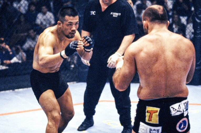 1997年2月7日の「UFC12」でヴァリッジ・イズマイウを下し、日本人として初めて勝利を収めた高橋義生 ／ photograph by Susumu Nagao
