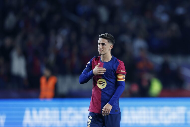 試合後、観客からのガビコールに感謝を示したガビ　©Daisuke Nakashima