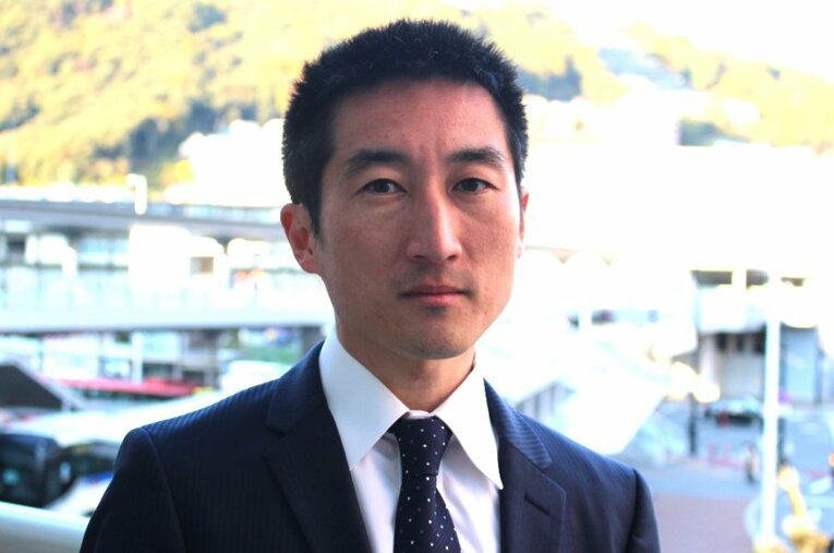 現在は中国電力で社業に専念する出岐雄大さん（33歳）。“駅伝黎明期”の青学大を強豪に押し上げた立役者だったが、25歳の若さで現役を引退した ／ photograph by Number Web