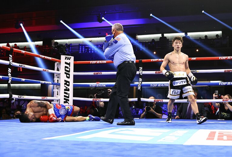 今年6月、ラスベガスで行われたマイケル・ダスマリナス戦は3回2分45秒でTKO　©Getty Images