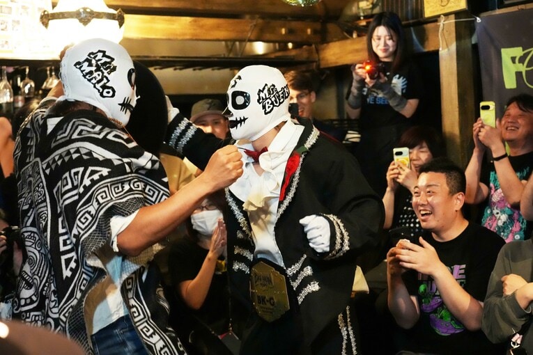 Mr.BuenoとMr.Malo　©Essei Hara
