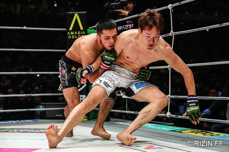 朝倉未来vsシェイドゥラエフ【スワイプするとそのほかの写真もご覧になれます】　©RIZIN FF