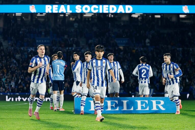 “監督解任”3連敗に傷心の久保建英「冬の移籍、さすがにない」と日本代表戦後に語ったが…「大ブーイングのサポーターに感謝」ソシエダ危機のリアル(4)