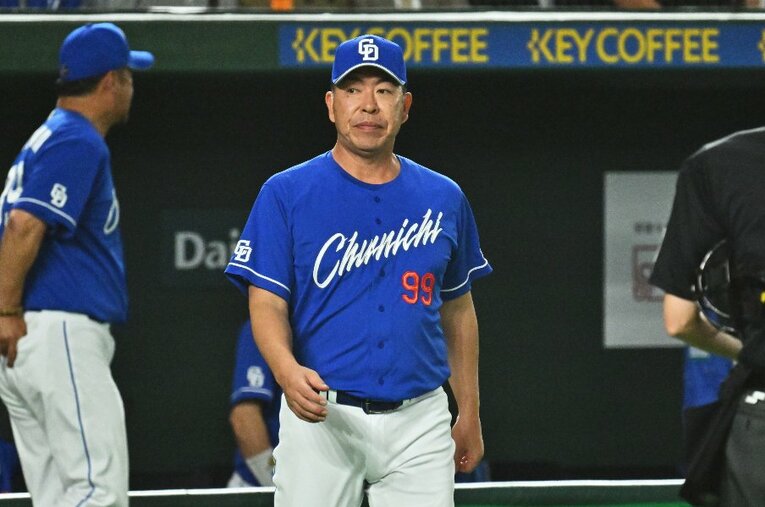 今季から中日を率いる井上一樹監督。7月14日時点でCS出場圏内の3位まで2.5ゲーム差の5位につけている ／ photograph by Hideki Sugiyama