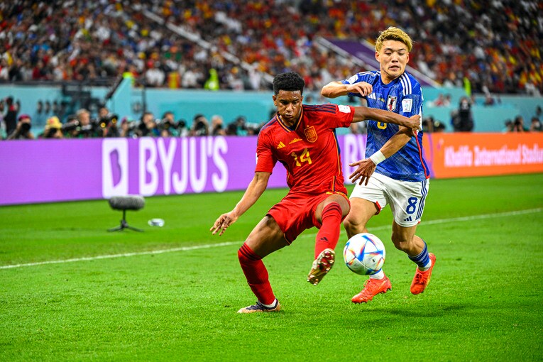 出色だった堂安のプレー　©Takuya Sugiyama/JMPA