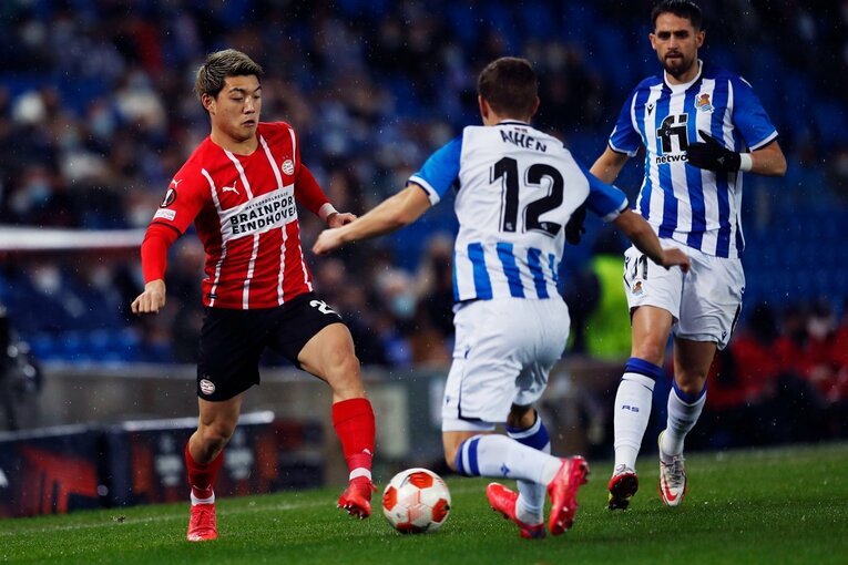 堂安律がPSVで得つつある信頼… 懐かしの“香川真司の元相棒”ゲッツェ、“89億円の価値”スペイン代表MFを撮って気づいたこと(11)