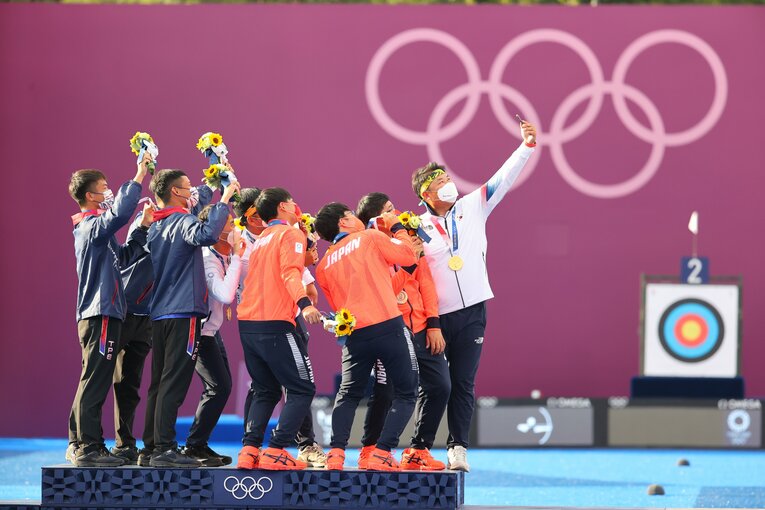 決めればメダル、外せば4位… リオでは“出場権もなかった”アーチェリー男子団体が「最後の1射」を放つまで(6)