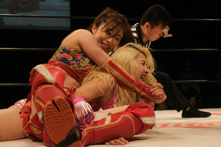 “闘うバービー人形”の急成長…見た目は派手でも練習熱心、Chi Chiをベテラン選手も絶賛「いきなり髪の毛掴んできたからね（笑）」(60)