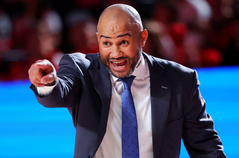 今年2月、46歳の若さで急逝した宇都宮ブレックスのケビン・ブラスウェルヘッドコーチ。チームに多くの財産を残した　©AFLO